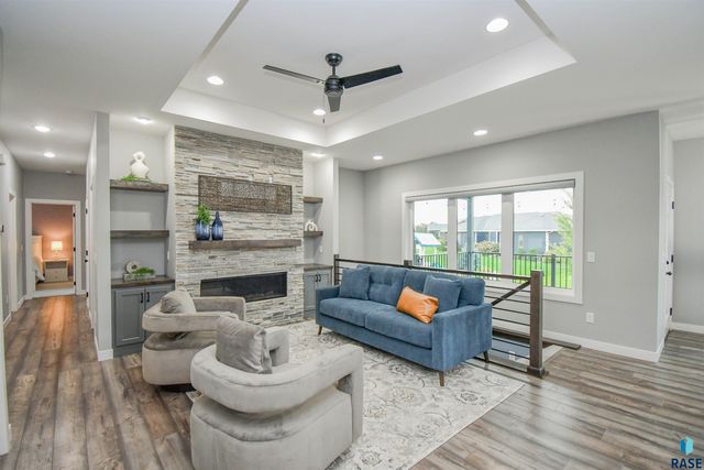 6616 E 33rd St Street, Sioux Falls, SD 57110