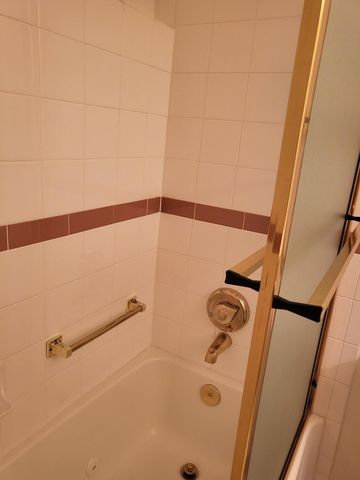 833 Country Club Drive SE APT 1E, Rio Rancho, NM 87124