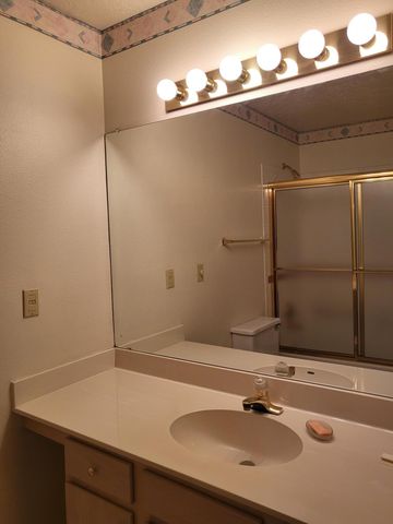 833 Country Club Drive SE APT 1E, Rio Rancho, NM 87124