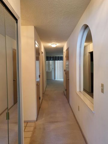 833 Country Club Drive SE APT 1E, Rio Rancho, NM 87124