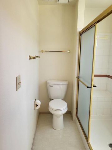 833 Country Club Drive SE APT 1E, Rio Rancho, NM 87124