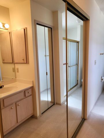 833 Country Club Drive SE APT 1E, Rio Rancho, NM 87124