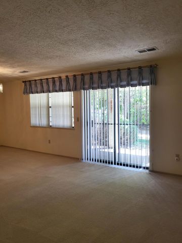 833 Country Club Drive SE APT 1E, Rio Rancho, NM 87124