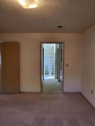 833 Country Club Drive SE APT 1E, Rio Rancho, NM 87124