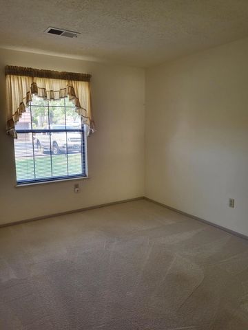 833 Country Club Drive SE APT 1E, Rio Rancho, NM 87124