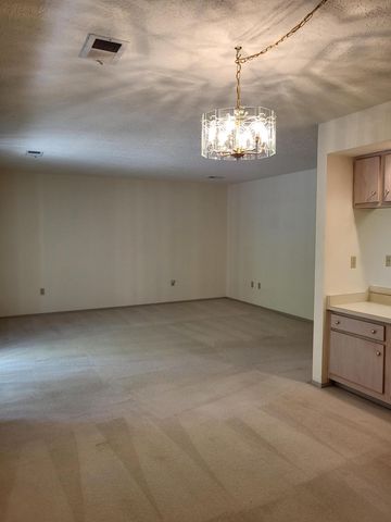833 Country Club Drive SE APT 1E, Rio Rancho, NM 87124