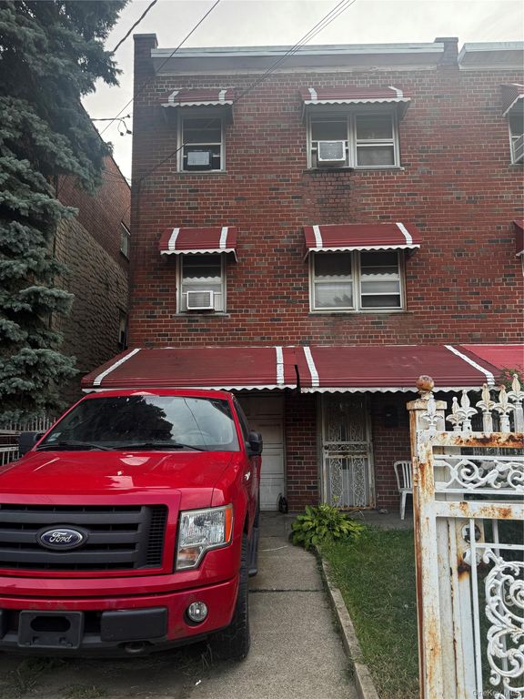 3227 Lurting Avenue, Bronx, NY 10469 — exterior