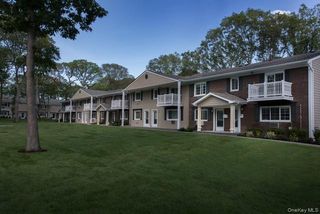 5 Exeter Place 0508B, Coram, NY 11727