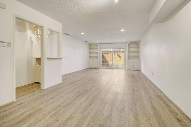 385 N Post Oak Lane 385, Houston, TX 77024