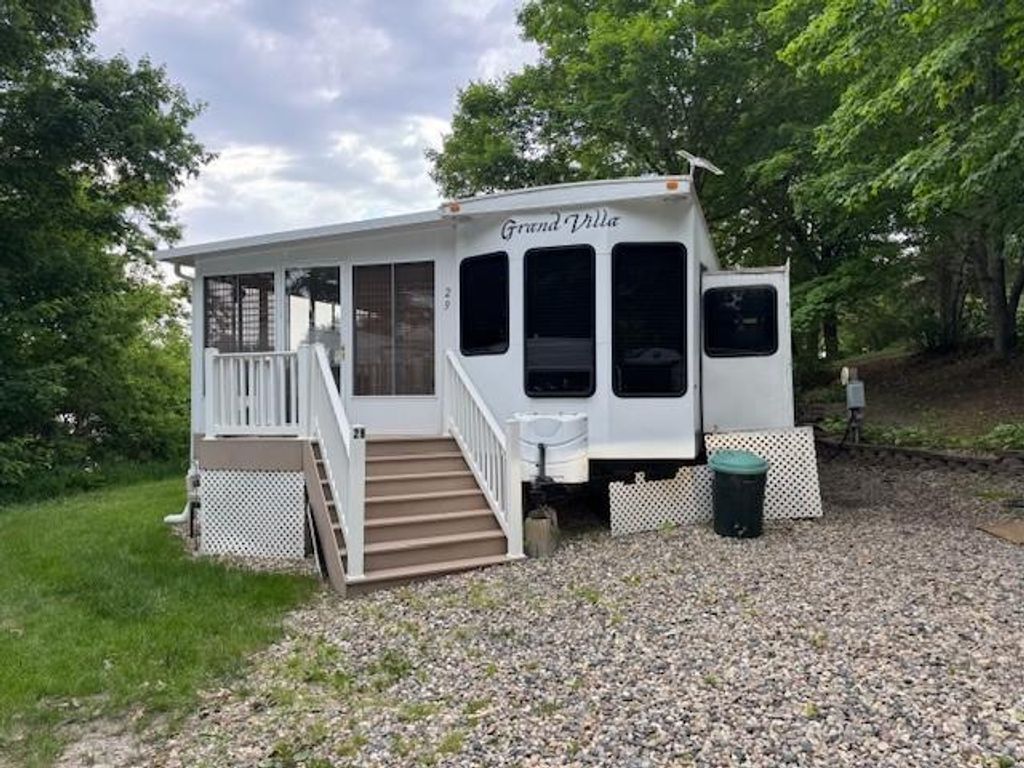 2221 Reubens Lane SW 29, Farwell, MN 56327