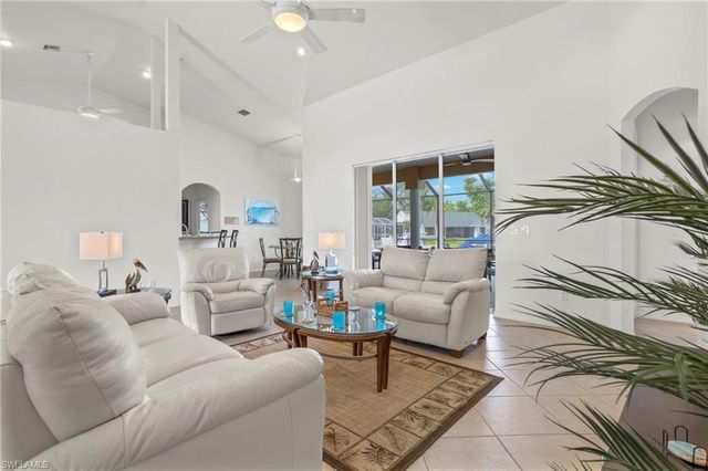 1811 SE 37th TER, Cape Coral, FL 33904
