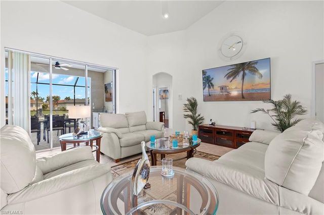 1811 SE 37th TER, Cape Coral, FL 33904