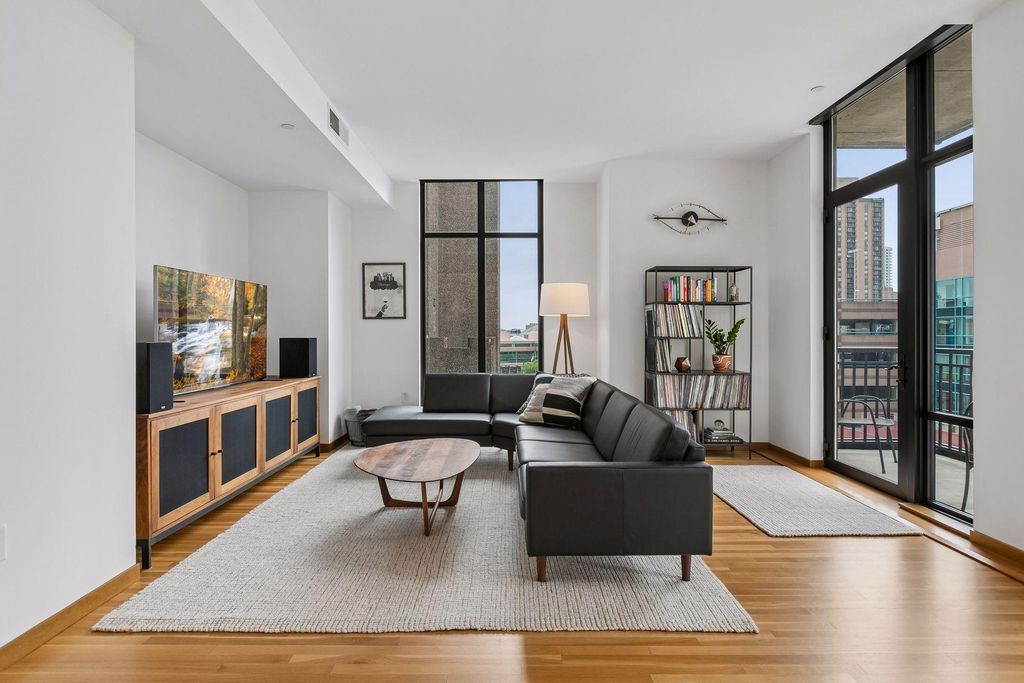 201 S 11th Street 600, Minneapolis, MN 55403 — photo 2