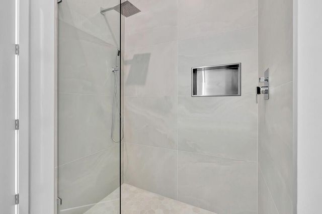 220 Lake Shore Drive 2411, Lake Park, FL 33403