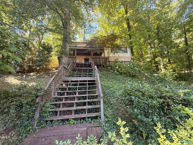 4512 Hideaway Drive, Guntersville, AL 35976