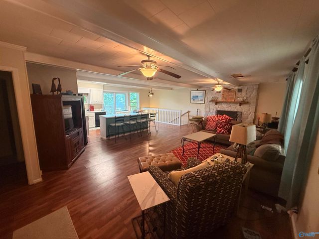 4512 Hideaway Drive, Guntersville, AL 35976