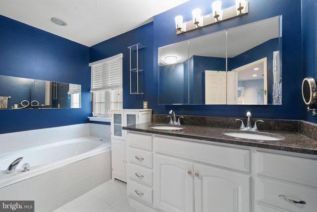 9150 STONEGARDEN DR, Lorton, VA 22079