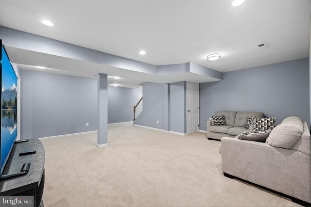 9150 STONEGARDEN DR, Lorton, VA 22079