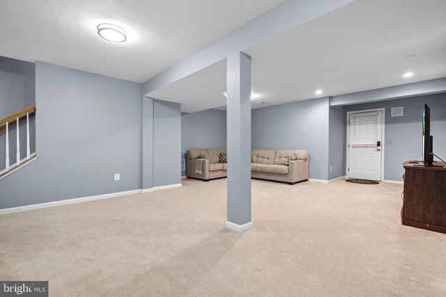 9150 STONEGARDEN DR, Lorton, VA 22079