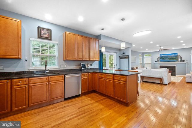 9150 STONEGARDEN DR, Lorton, VA 22079