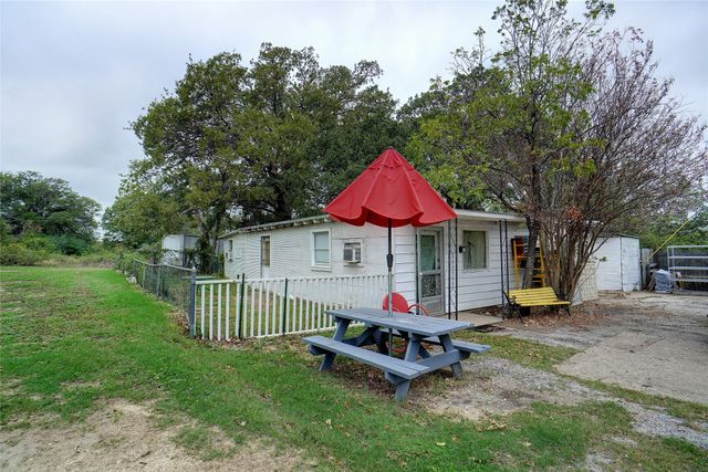 1000 Southeast Parkway, Azle, TX 76020