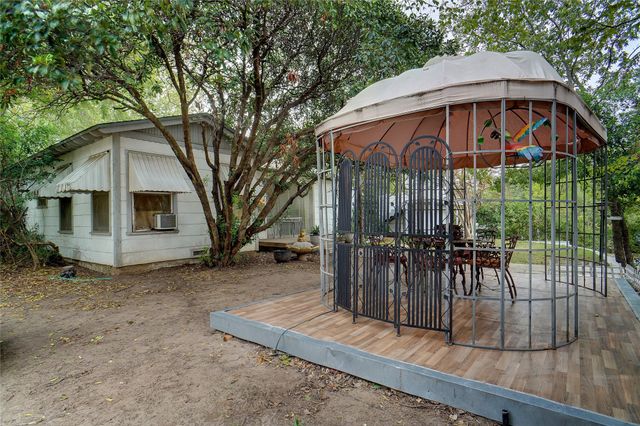 1000 Southeast Parkway, Azle, TX 76020