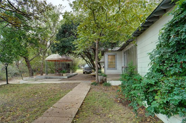 1000 Southeast Parkway, Azle, TX 76020