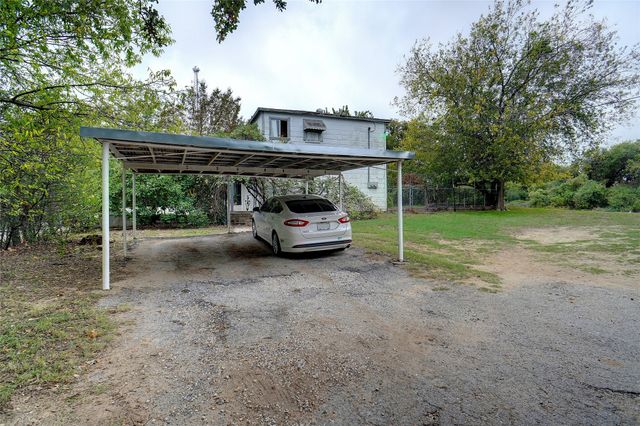 1000 Southeast Parkway, Azle, TX 76020