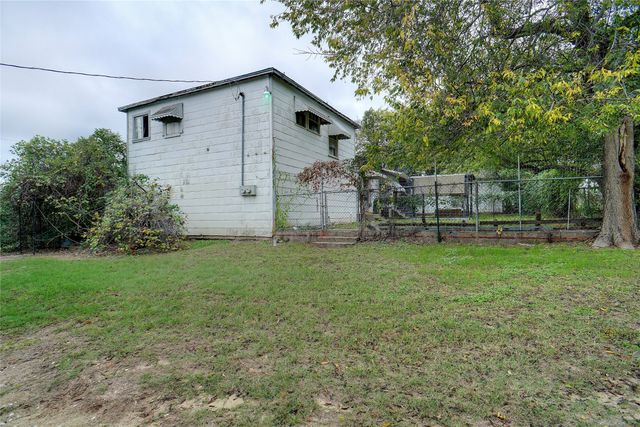 1000 Southeast Parkway, Azle, TX 76020