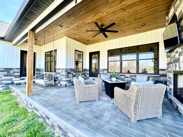 808 Goldenberg Lane, Somerset, KY 42503