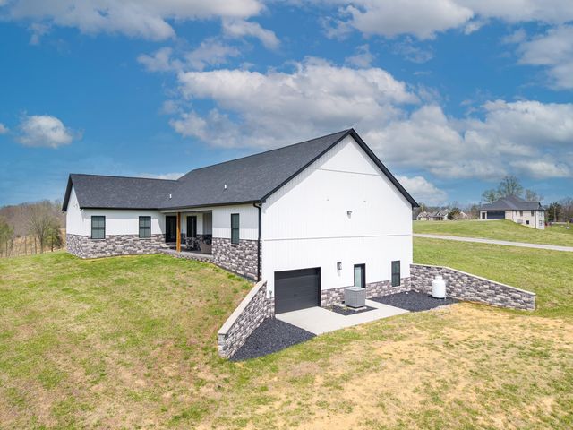808 Goldenberg Lane, Somerset, KY 42503
