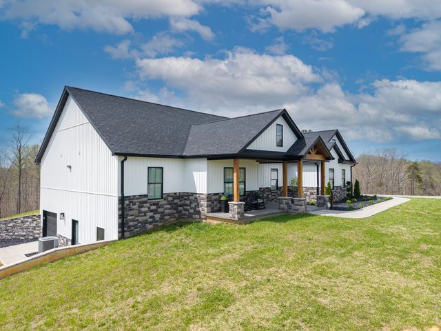 808 Goldenberg Lane, Somerset, KY 42503