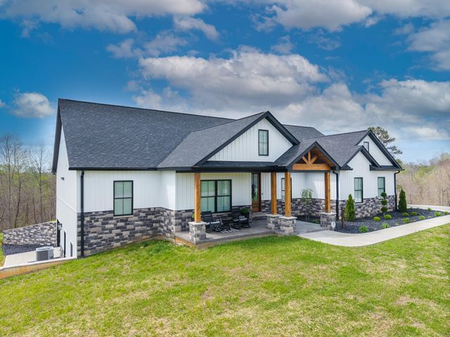 808 Goldenberg Lane, Somerset, KY 42503