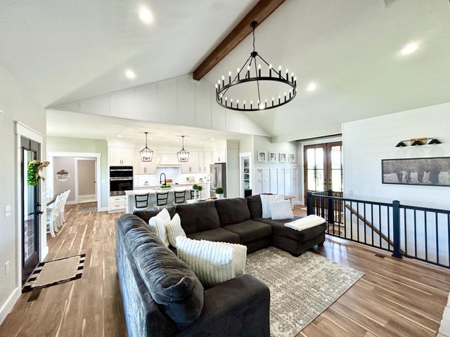808 Goldenberg Lane, Somerset, KY 42503