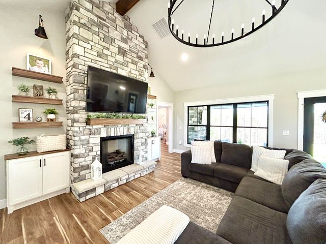 808 Goldenberg Lane, Somerset, KY 42503