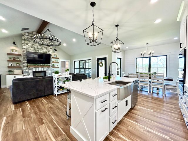 808 Goldenberg Lane, Somerset, KY 42503