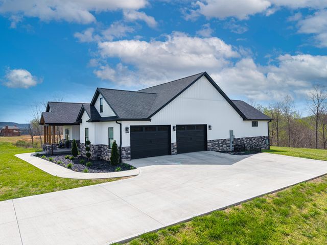 808 Goldenberg Lane, Somerset, KY 42503