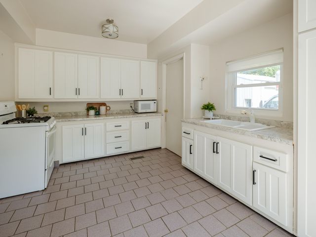 55622 Red Arrow Highway, Lawrence, MI 49064