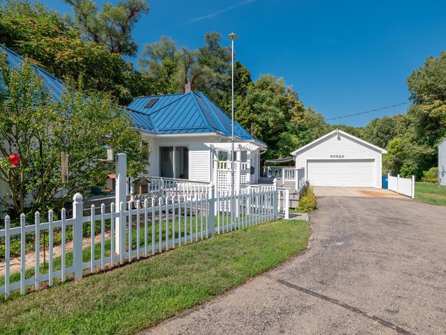 55622 Red Arrow Highway, Lawrence, MI 49064