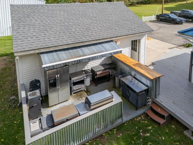 55622 Red Arrow Highway, Lawrence, MI 49064