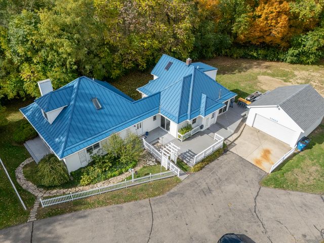 55622 Red Arrow Highway, Lawrence, MI 49064