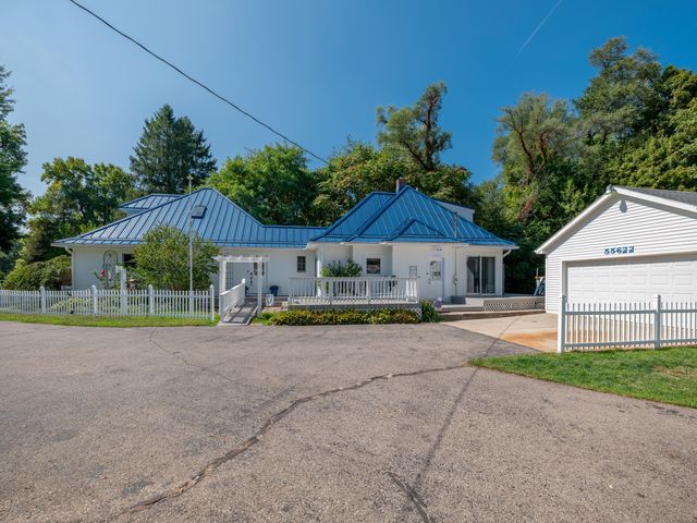 55622 Red Arrow Highway, Lawrence, MI 49064