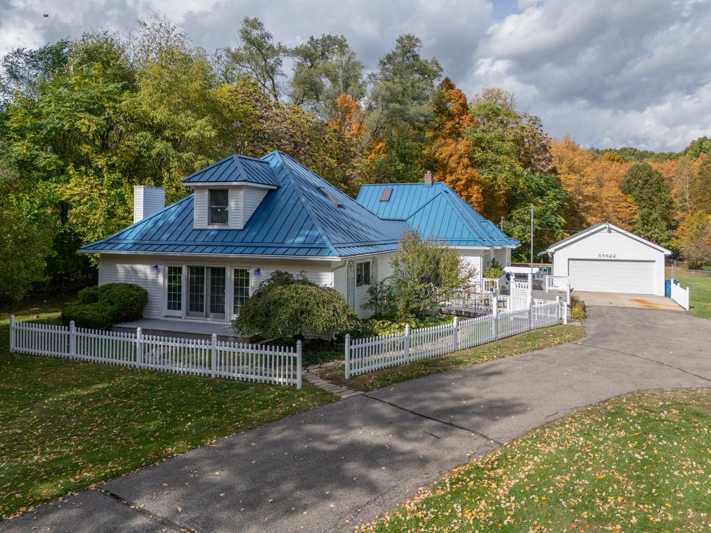55622 Red Arrow Highway, Lawrence, MI 49064