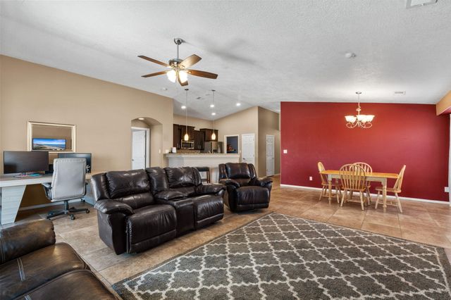 1610 Camino Rustica SW, Los Lunas, NM 87031