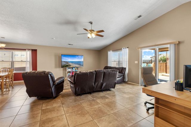 1610 Camino Rustica SW, Los Lunas, NM 87031