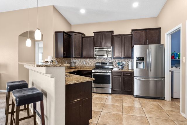 1610 Camino Rustica SW, Los Lunas, NM 87031