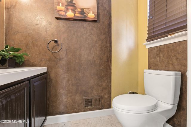 84 Drew Court, Manalapan, NJ 07726