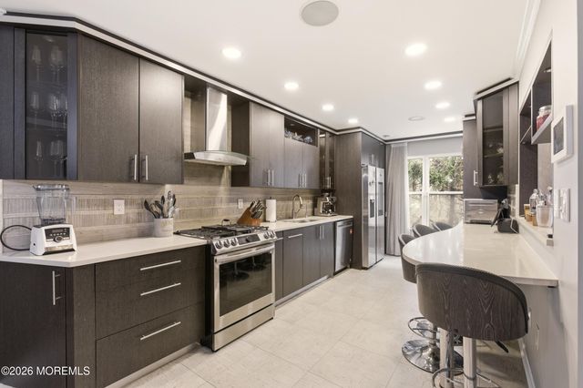 84 Drew Court, Manalapan, NJ 07726