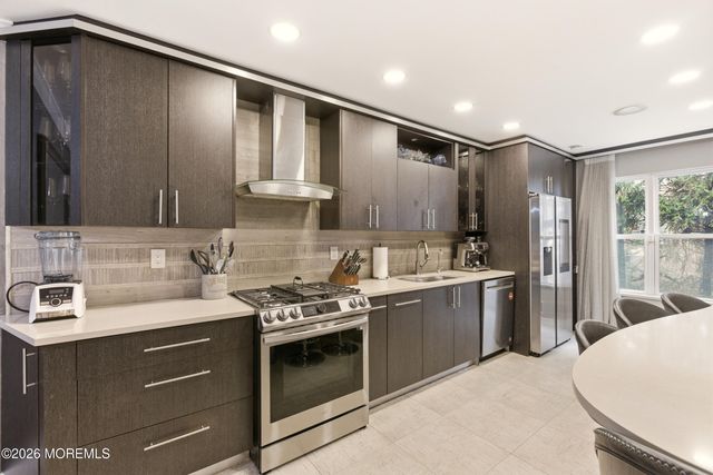 84 Drew Court, Manalapan, NJ 07726