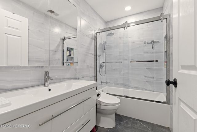 84 Drew Court, Manalapan, NJ 07726